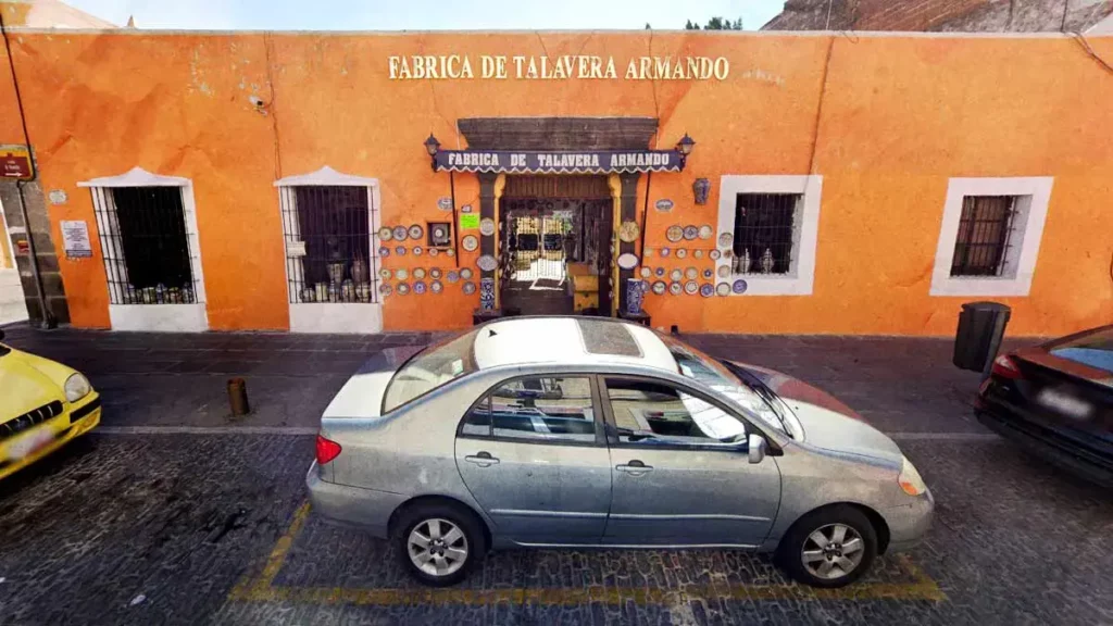 Exhiben en redes sociales explotación laboral en fábrica de Talavera Armando en Puebla 