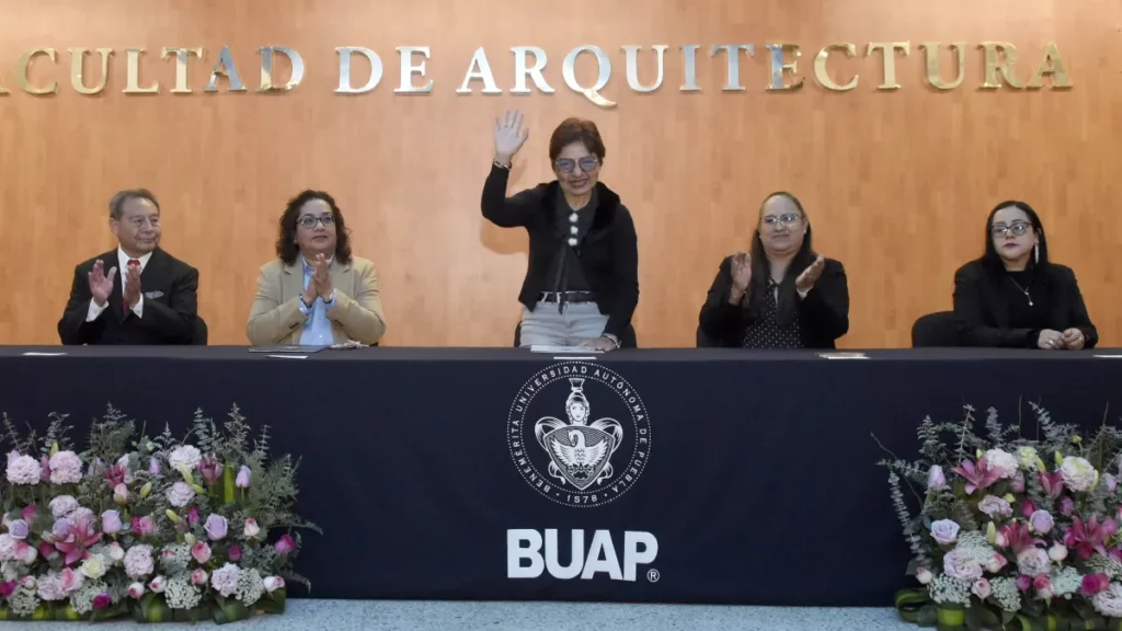 Reconoce la Rectora Lilia Cedillo trayectoria y logros de la Facultad de Arquitectura