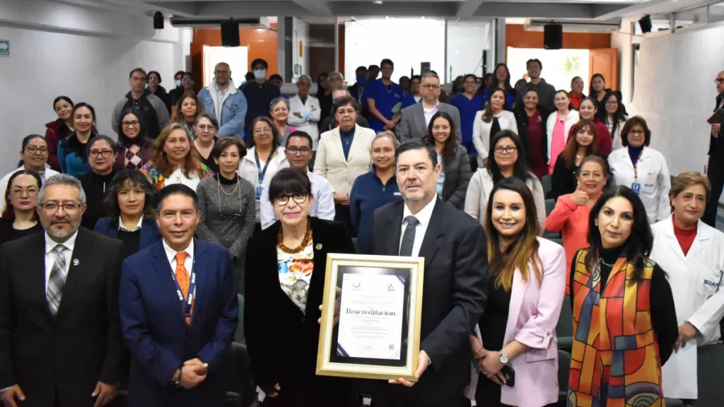 Recibe Licenciatura en Estomatología reconocimiento del CONAEDO