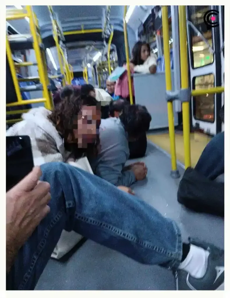 Tras balacera, policías detienen a un automovilista que embistió a motociclista en Bulevar 5 de Mayo