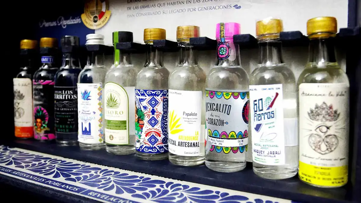 Marcas de mezcal de Puebla que participarán en Wine París 2025 