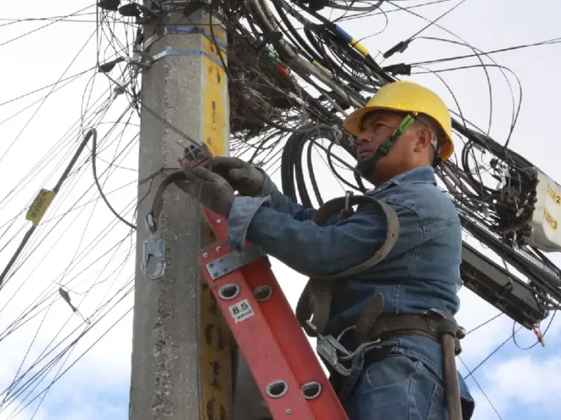 Fueron retirados 12 mil metros lineales de cable sin servicio o en desuso en la U.H. La Margarita