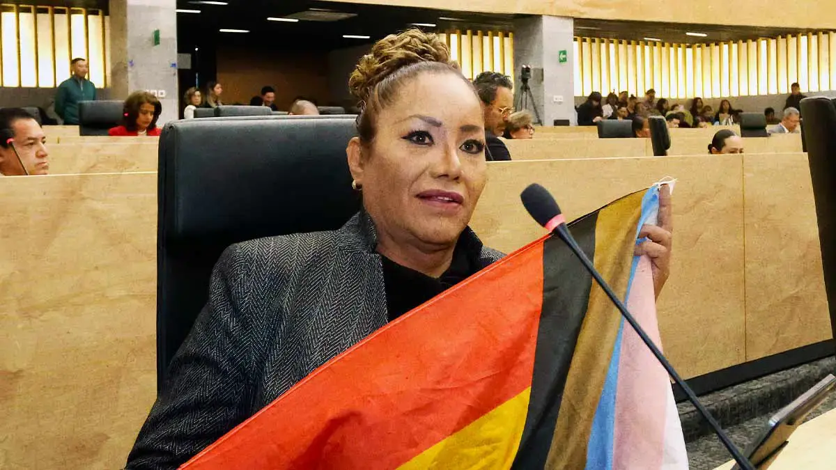 Gabriela Chumacero rinde protesta como la primera diputada trans en Puebla