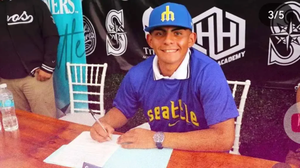 Alan Carpinteiro, pitcher poblano, firmó con los Marineros de Seattle de MLB