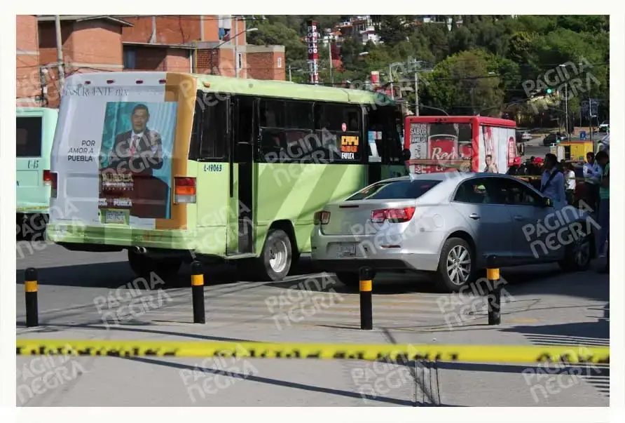 Pasajero de Ruta Enlace 2010 murió por infarto frente al IMSS de la Margarita, Puebla