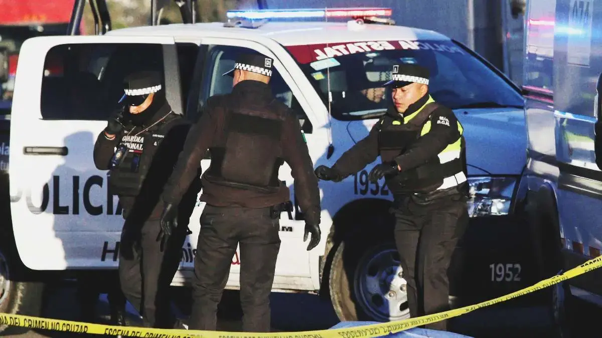 Peatón murió atropellado por varios autos en la autopista México-Puebla; el cuerpo quedó desmembrado