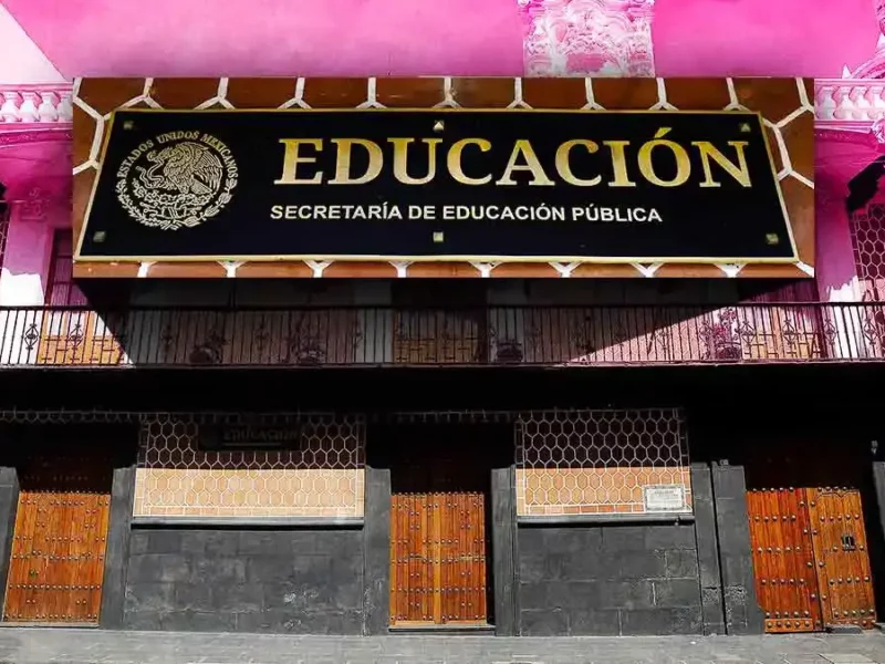 Descentralización de SEP federal fracasó; edificios que ocuparía en Puebla lucen abandonados