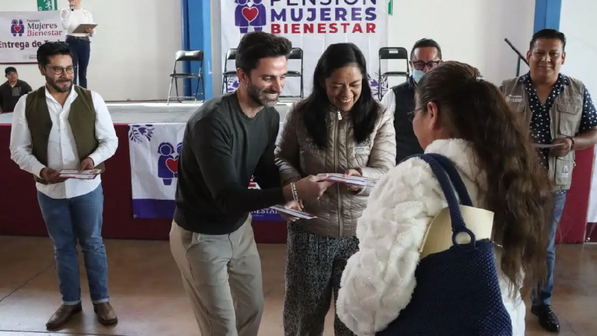 En Atlixco, comienza entrega de tarjetas de programas de Claudia Sheinbaum