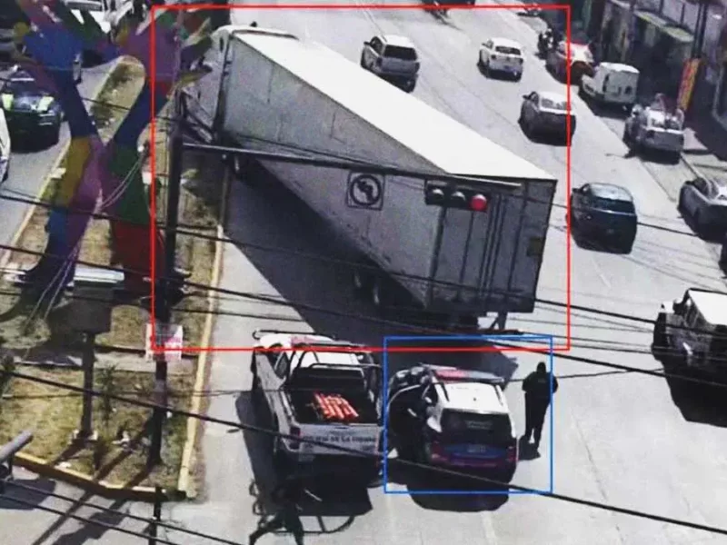 Recuperan tractocamión robado y liberan al conductor en San Felipe Hueyotlipan, Puebla