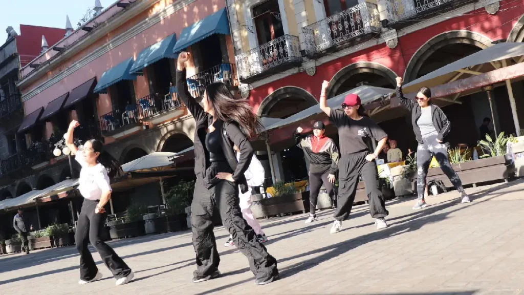Gran aceptación del "entrenamiento funcional" durante la Vía Recreativa en la ciudad