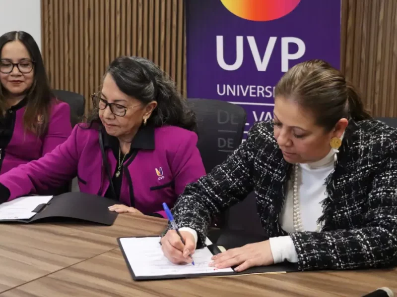 Signan Convenio de colaboración y prestación de servicios UVP y Congreso del Estado