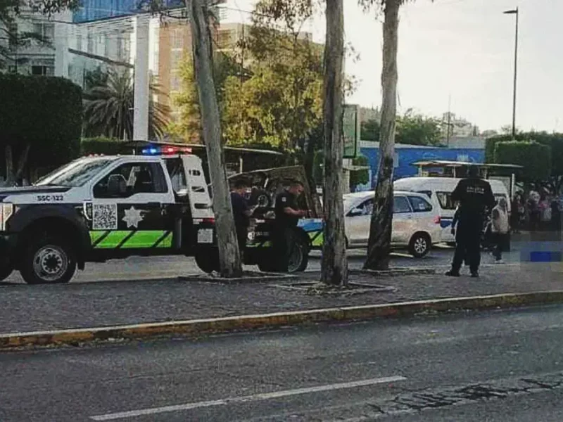 Hombre murió atropellado por grúa de tránsito en La Paz, Puebla; se colgó al vehículo 