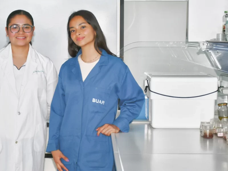 Alumnas BUAP desarrollan alternativa natural para combatir hongos y bacterias