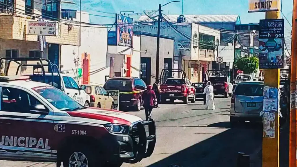 Encuentran cuerpo con signos de violencia dentro de una camioneta en Tepeaca
