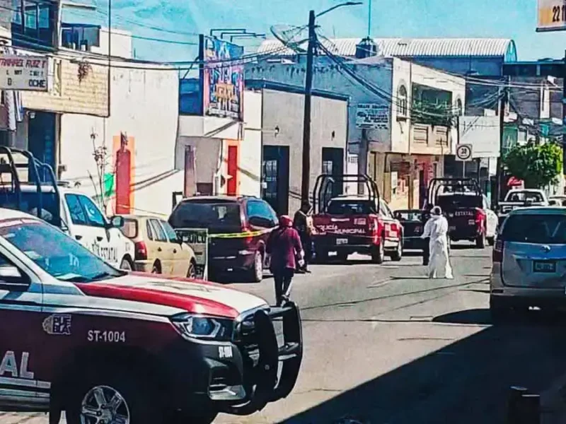 Encuentran cuerpo con signos de violencia dentro de una camioneta en Tepeaca