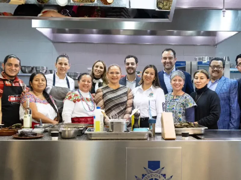 Presenta Jaime Oropeza a la ciudad de Puebla como destino cultural internacional