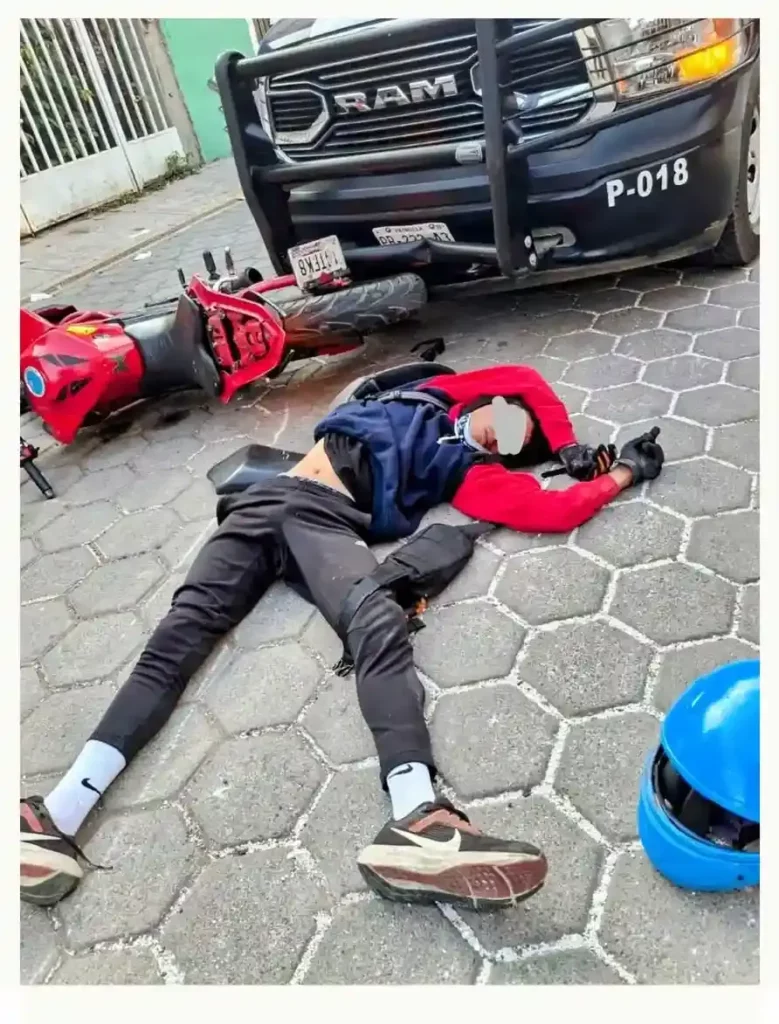 Tras persecución, policías detienen a motociclista armado en San Pedro Cholula