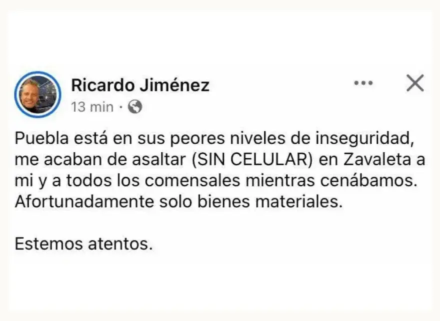 Delincuentes asaltan a comensales de “El Abasto” en la Calzada Zavaleta, Puebla