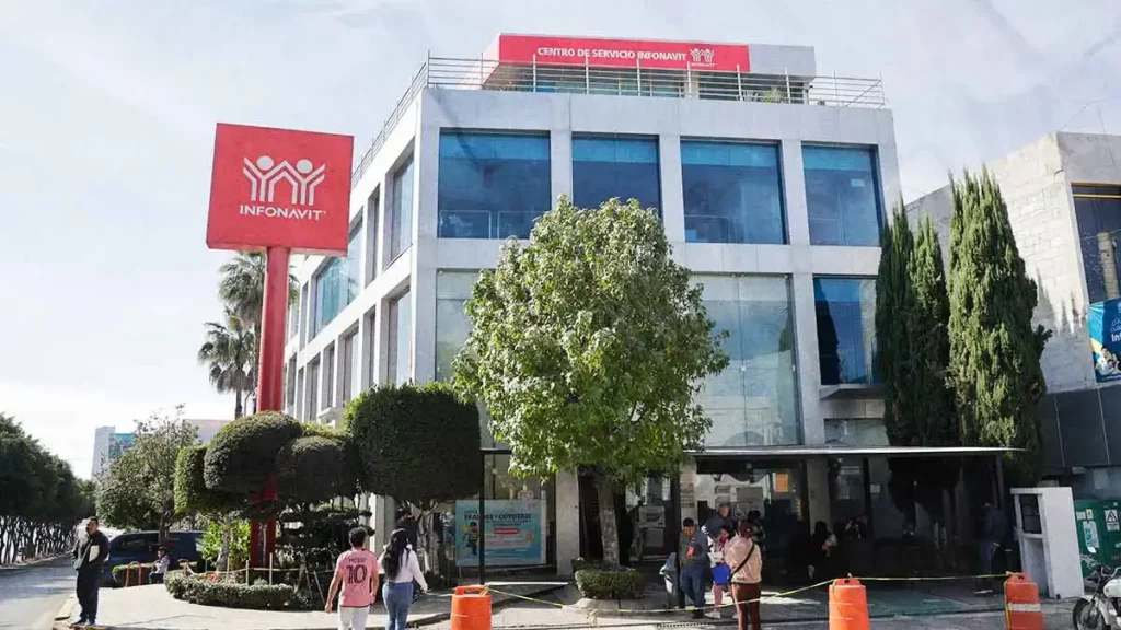 Más de cinco mil derechohabientes de Infonavit perdieron su casa por corrupción en Puebla: Morena