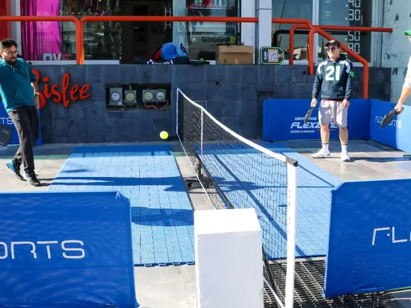 Disfrutaron poblanas y poblanos del Pickleball durante la Vía Recreativa en la ciudad