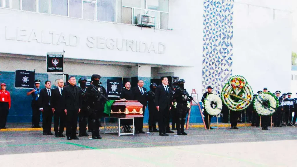 Rinden homenaje al policía José Víctor Hernández Faustino, muerto en cumplimiento del deber en Puebla 