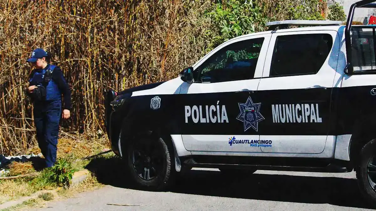 Abandonan a hombre embolsado en Cuautlancingo, Puebla; delincuentes lo arrojaron desde auto cerca del C5