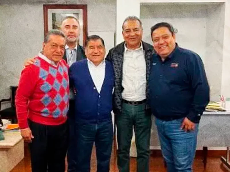 Exgobernador de Puebla, Mario Marín se reúne con empresarios y concede entrevista a periodistas 