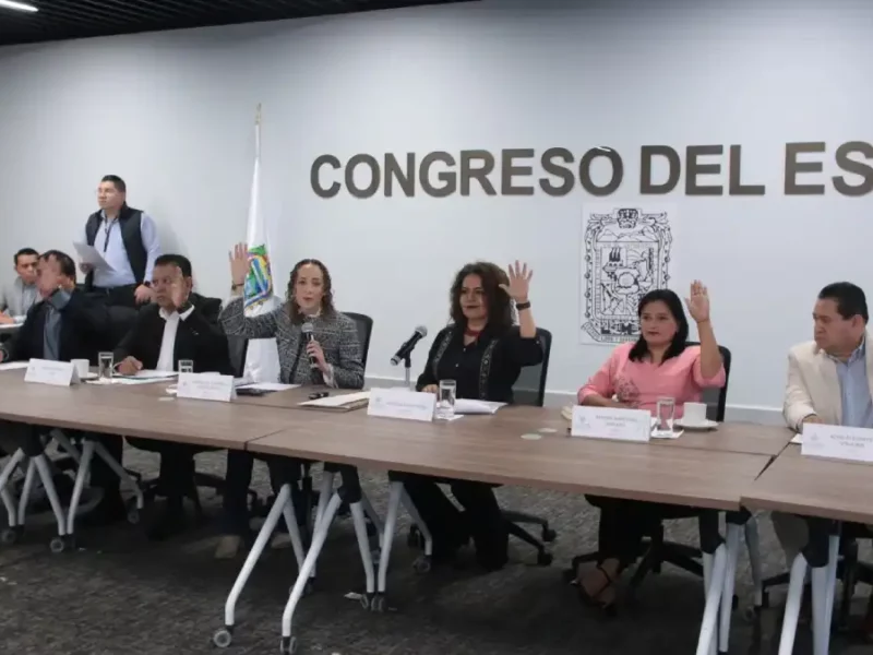 Aprueba Comisión del Congreso decreto para declarar al 2025 Año del Bicentenario de la Constitución de 1825