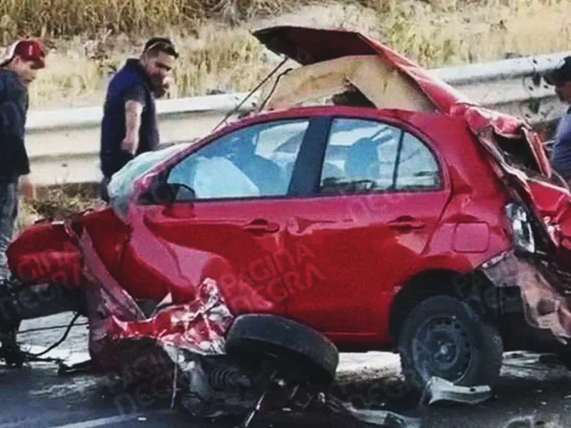 Choque entre auto y camioneta dejó a conductor muerto y tres heridos en Santa Isabel Cholula