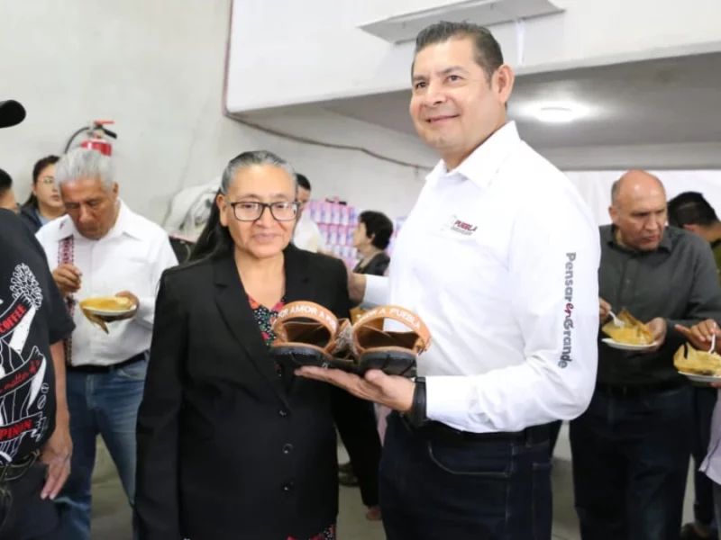 Armenta impulsa economía regional y familiar a través de la industria del calzado