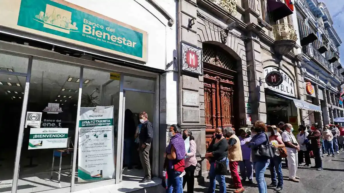Trabajadores del Banco de Bienestar en Puebla denuncian abusos laborales
