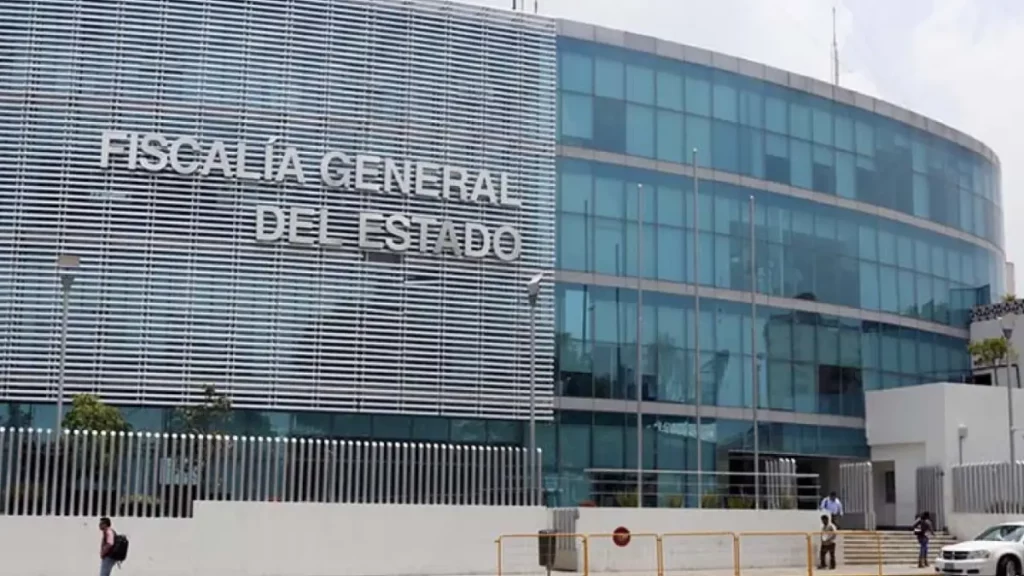 Acusan a Fiscalía de Puebla de cateo ilegal en casa particular tras operativo en Avenida Juárez