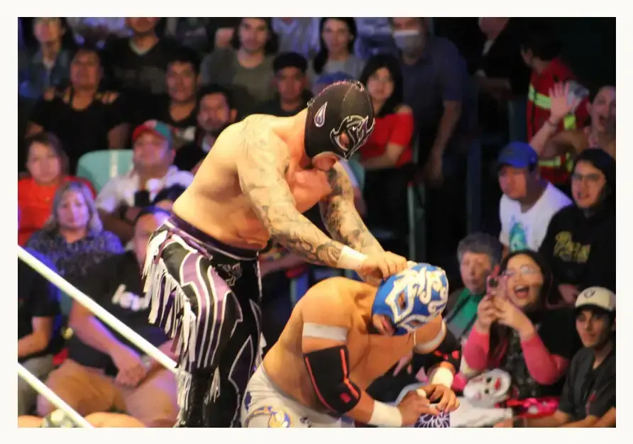 Místico y estrellas del CMLL consiguen triunfo en la Lucha Estelar en la Arena Puebla  