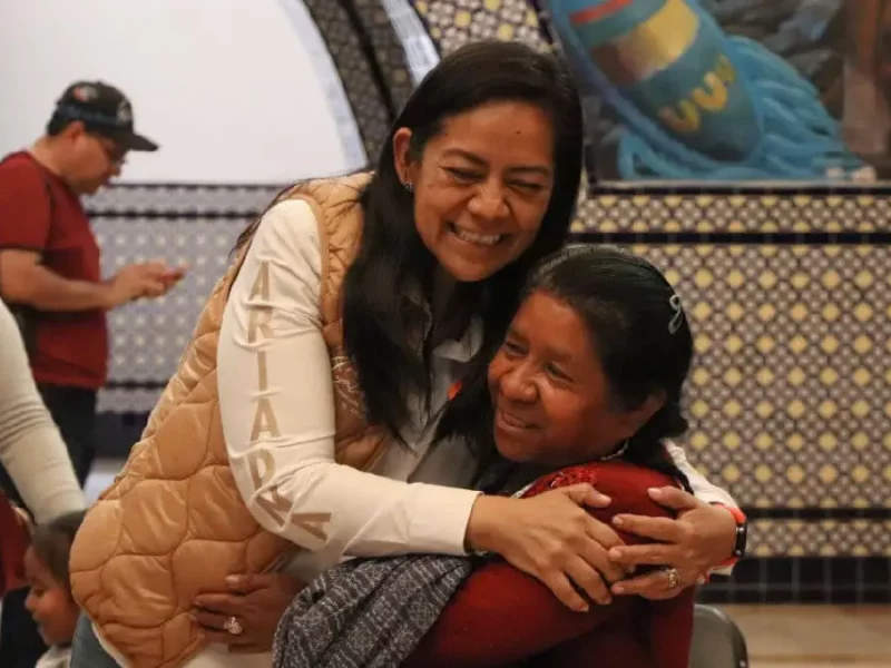 Ariadna Ayala impulsa entrega de apoyos en diversas colonias y juntas auxiliares