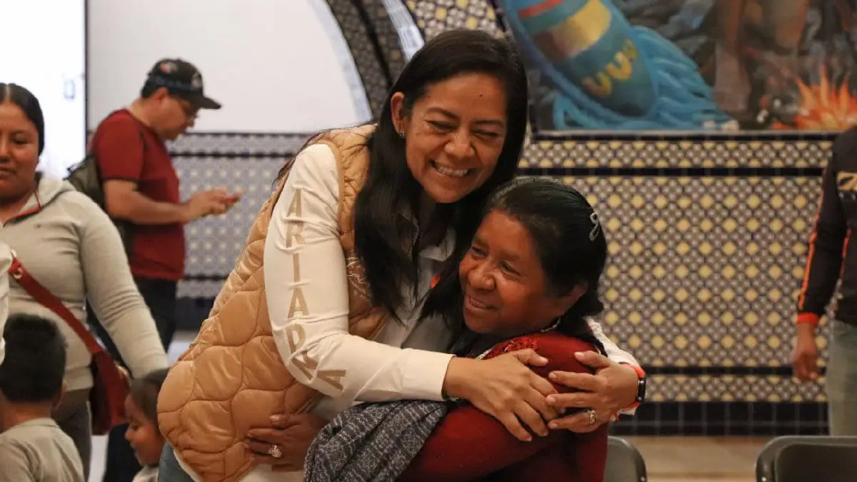 Ariadna Ayala impulsa entrega de apoyos en diversas colonias y juntas auxiliares