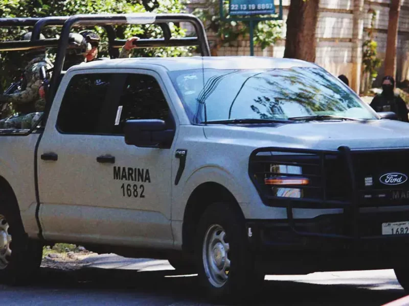 Secretaría de Marina aseguró armas en cinco municipios de Puebla y detuvo a seis personas