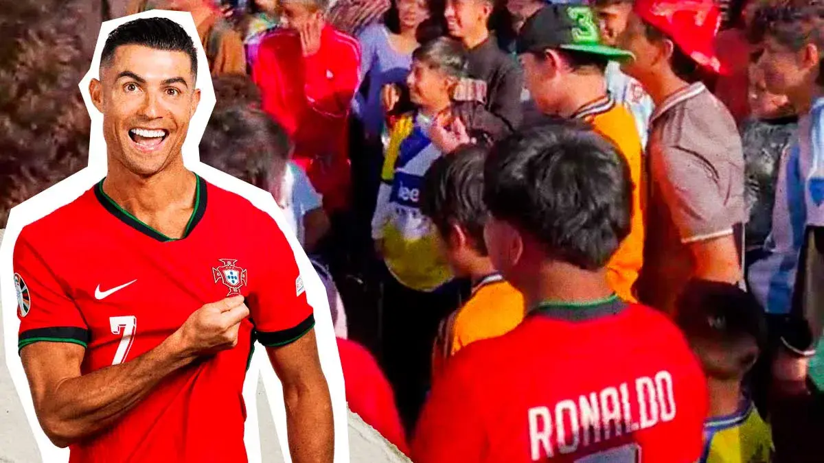Aficionados se reúnen en el Zócalo de Puebla para festejar el cumpleaños de Cristiano Ronaldo