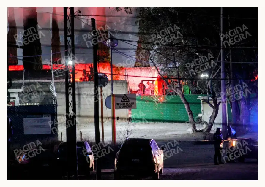 Incendio consume recicladora de la empresa DEA en Amozoc, Puebla; autoridades evacuaron a trabajadores aledaños 