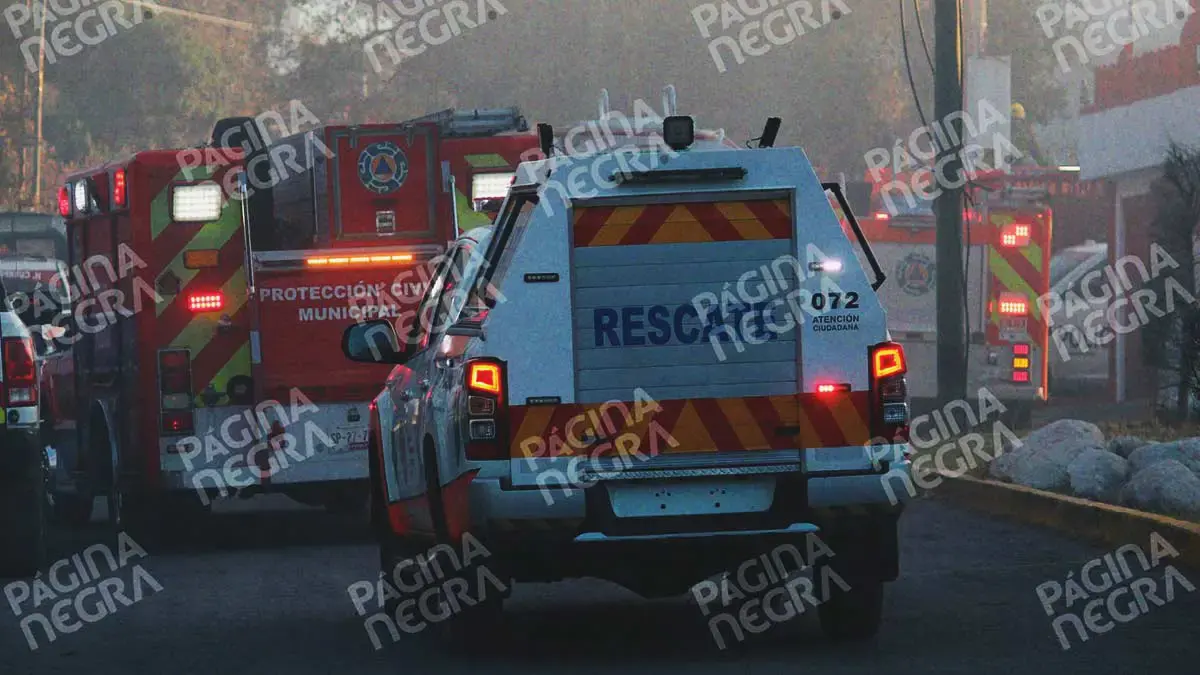 Incendio consume recicladora de la empresa DEA en Amozoc, Puebla; autoridades evacuaron a trabajadores aledaños 