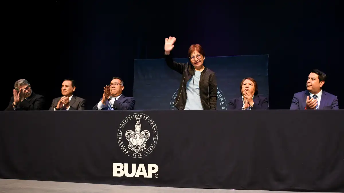 Entrega la Rectora Lilia Cedillo 291 definitividades a personal docente