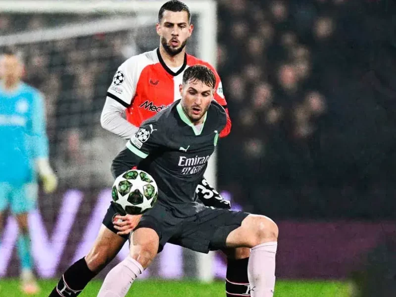 Santiago Giménez es titular en la derrota del AC Milan ante Feyenoord en Champions League