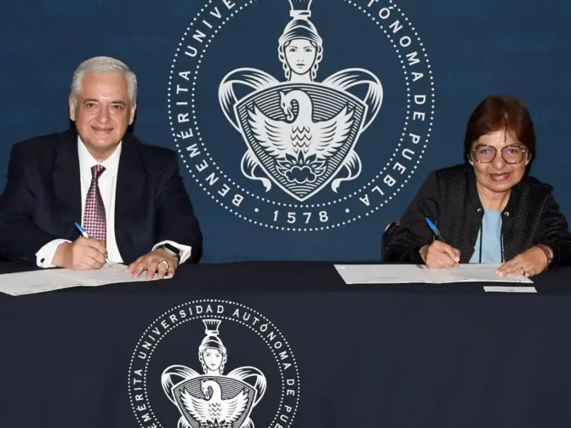 Signan convenio BUAP e ISSSTEP en materia académica, científica y tecnológica