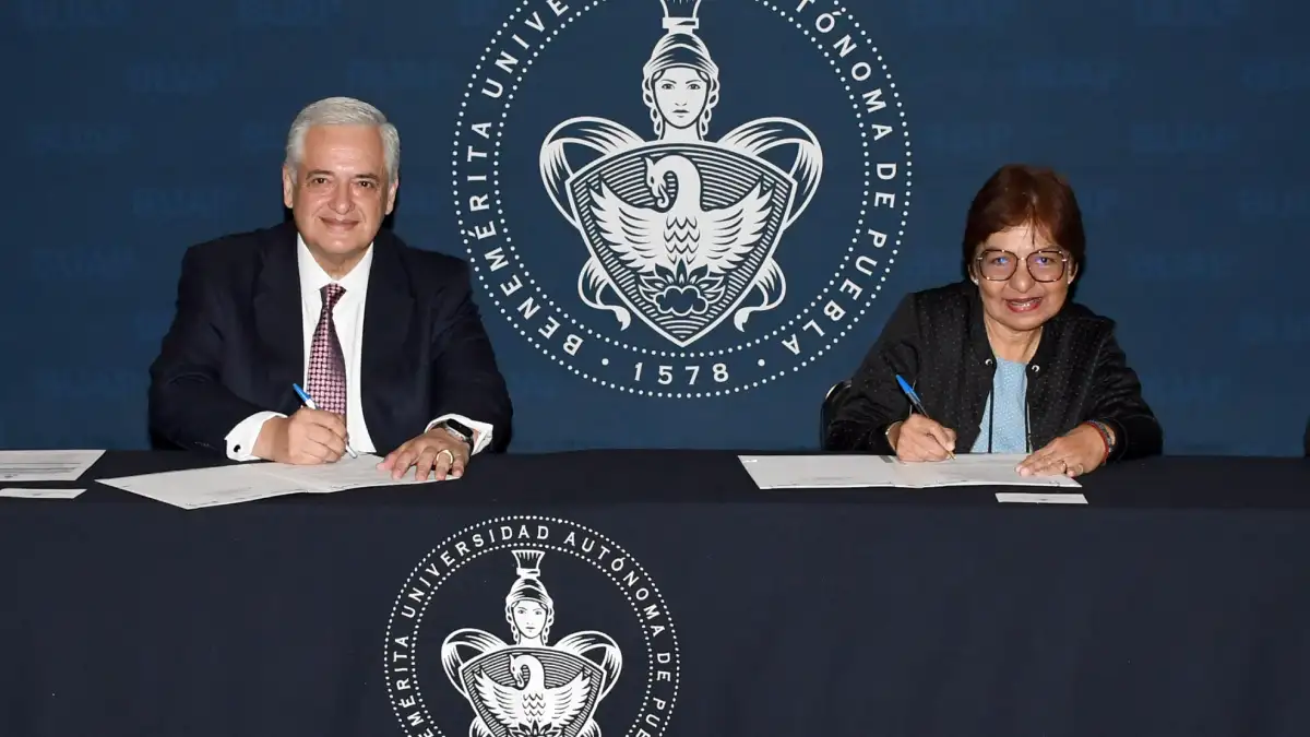 Signan convenio BUAP e ISSSTEP en materia académica, científica y tecnológica