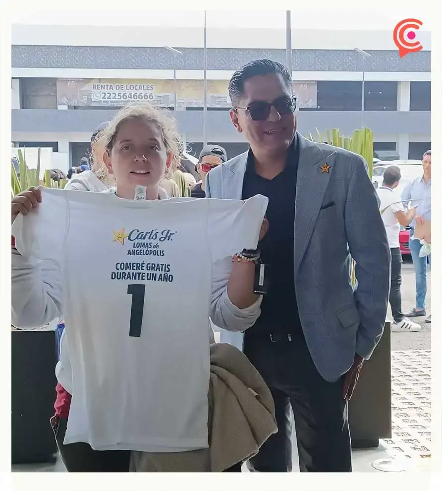 Carl's Jr regaló un año de hamburguesas gratis tras inauguración de sucursal Lomas de Angelópolis