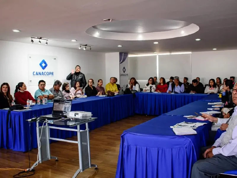Presenta Gobierno de la Ciudad servicios empresariales a Canacope