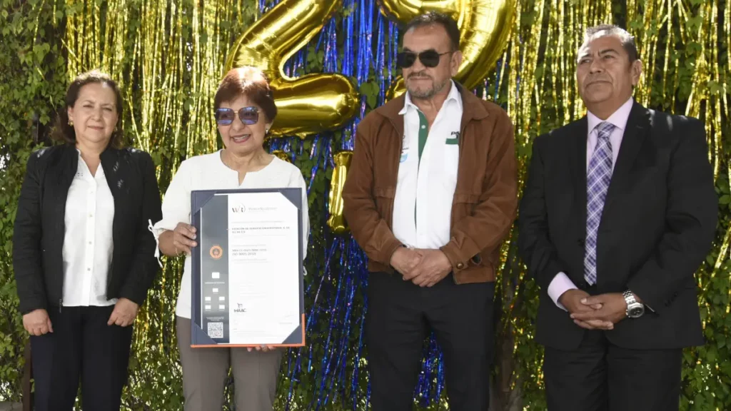 Estación de Servicio Universitaria recibe la certificación internacional bajo la norma ISO 9001-2015