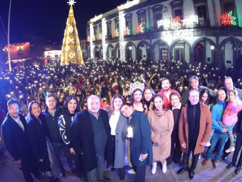 Más de 2 mil personas reciben el Año Nuevo en Zacatlán al ritmo de la cumbia