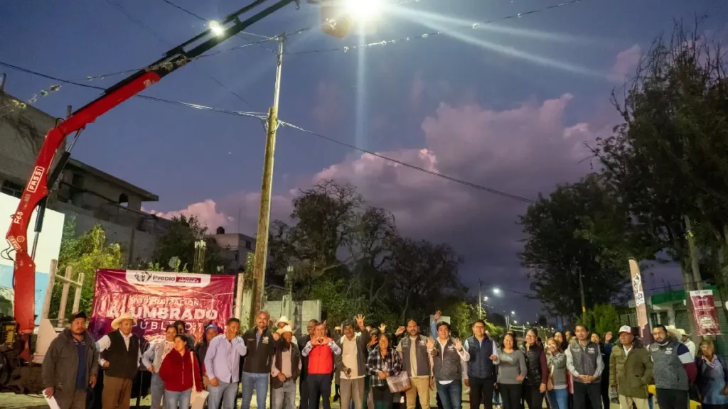 Entregó Gobierno de la Ciudad modernización de luminarias con tecnología LED en Azumiatla