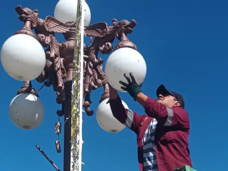 Ayuntamiento de Zacatlán cumple con programa de alumbrado público