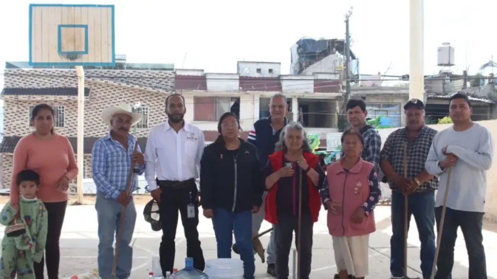 Zacatlán se suma a la Jornada Nacional de Tequios; participan municipio, vecinas y vecinos